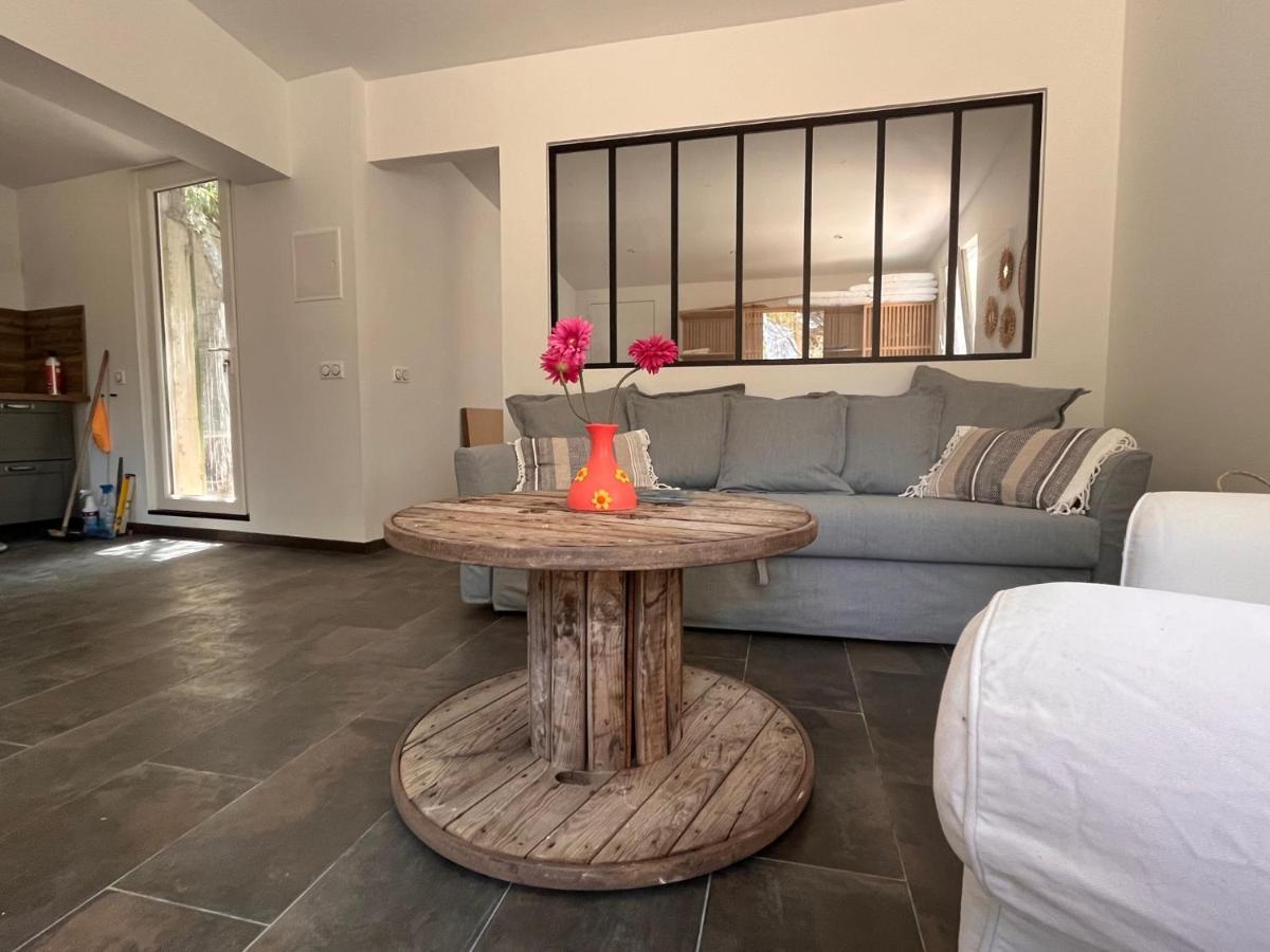 Maisonnette Independante Avec Jardin/Patio Ним Екстериор снимка